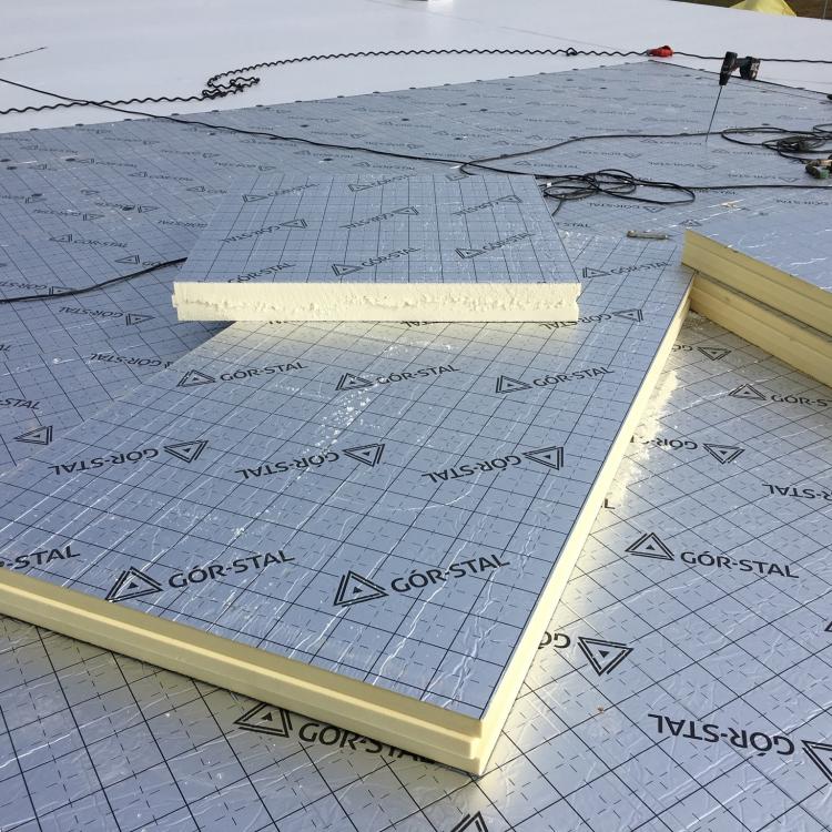 Úspor s PIR deskami: tenčí izolace, vyšší komfort a nižší účty