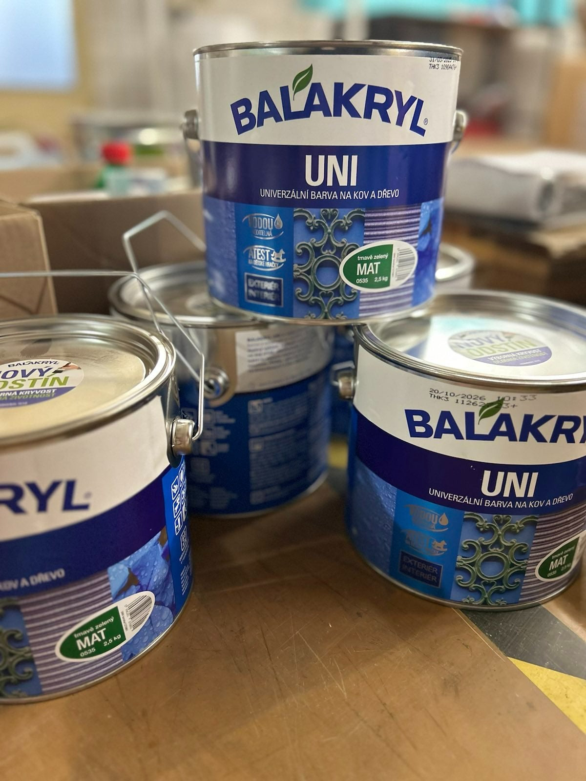 BALAKRYL UNI mat univerzální barva na kov a dřevo