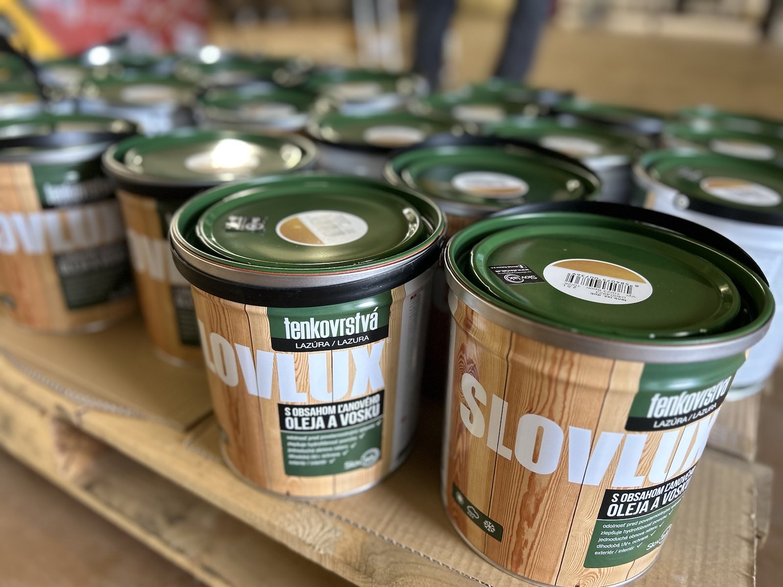 SLOVLUX tenkovrstvá lazura na dřevo