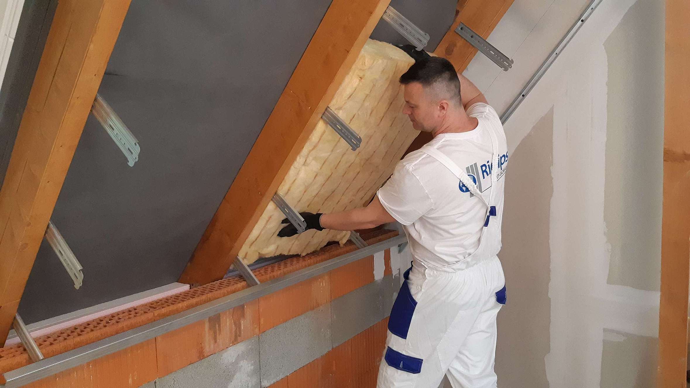 Isover Integra ZKF 1-032 λ 0,031 izolační rolovaný pás tepelná izolace_aplikace3