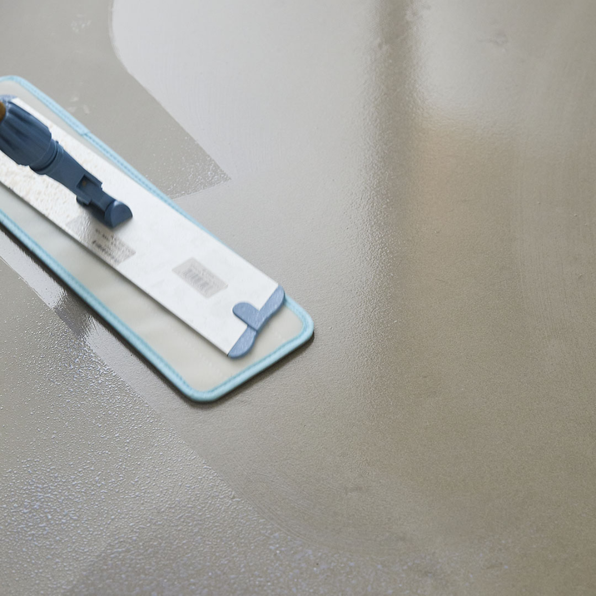 MAPEI Ultratop Base Coat jednosložkový akrylový penetrační nátěr aplikace
