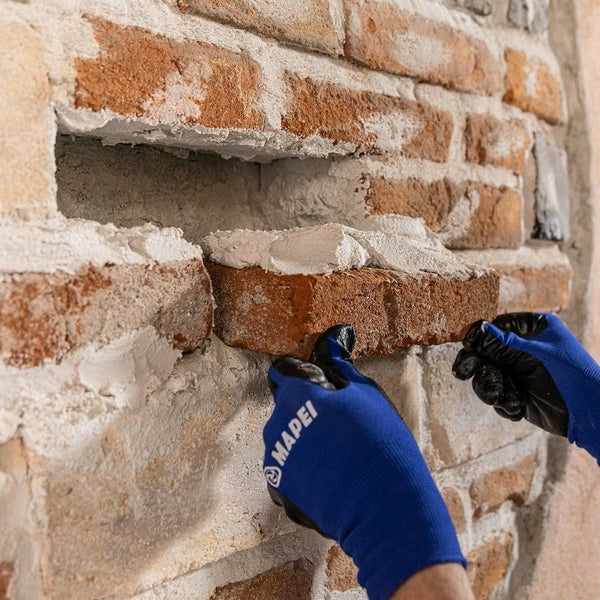 MAPEI Mape-Antique NHL Eco Restaura paropropustná malta na zdivo aplikace