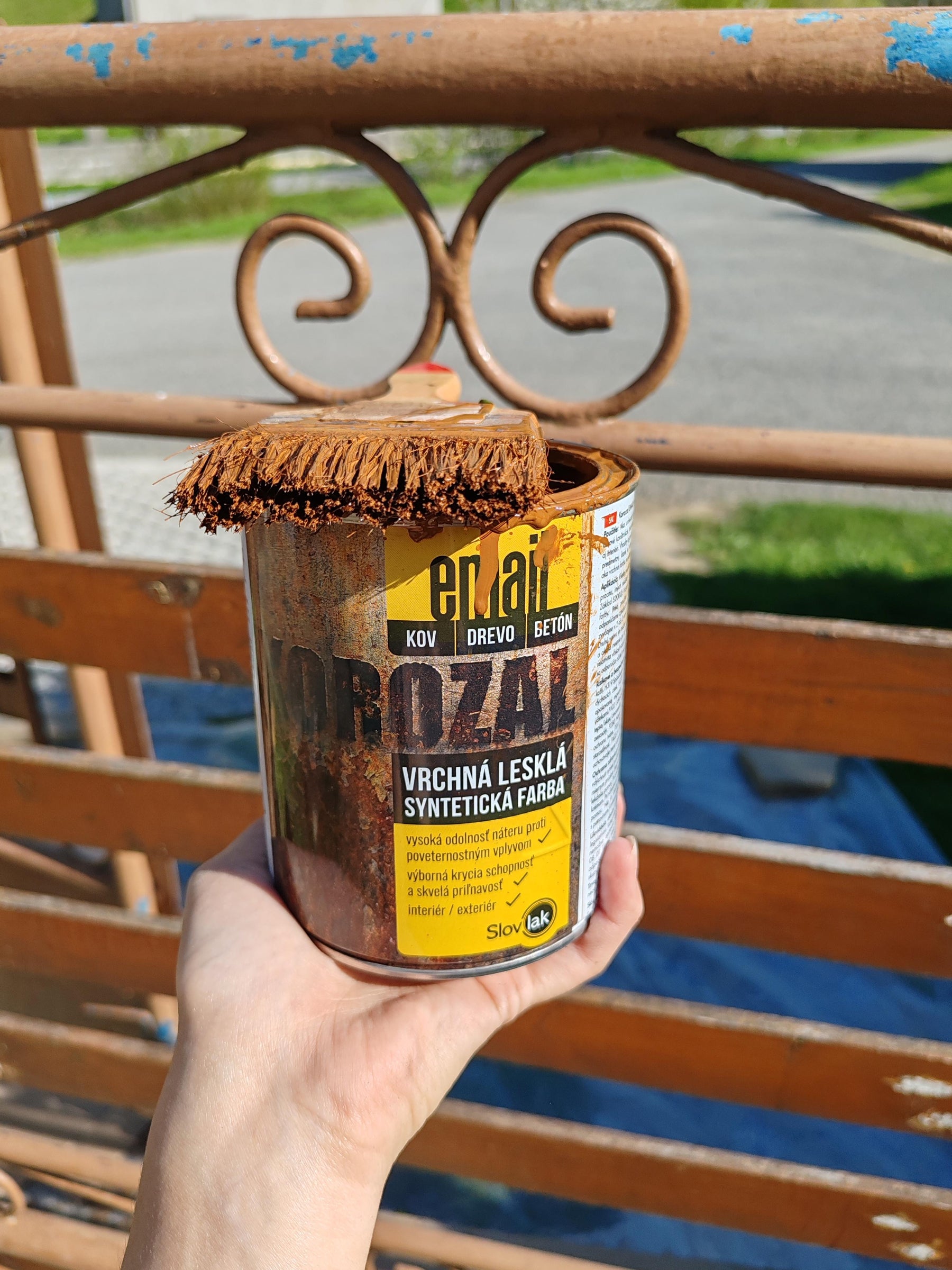 Slovlak KOROZAL EMAIL vrchní lesklá syntetická barva - ukázka