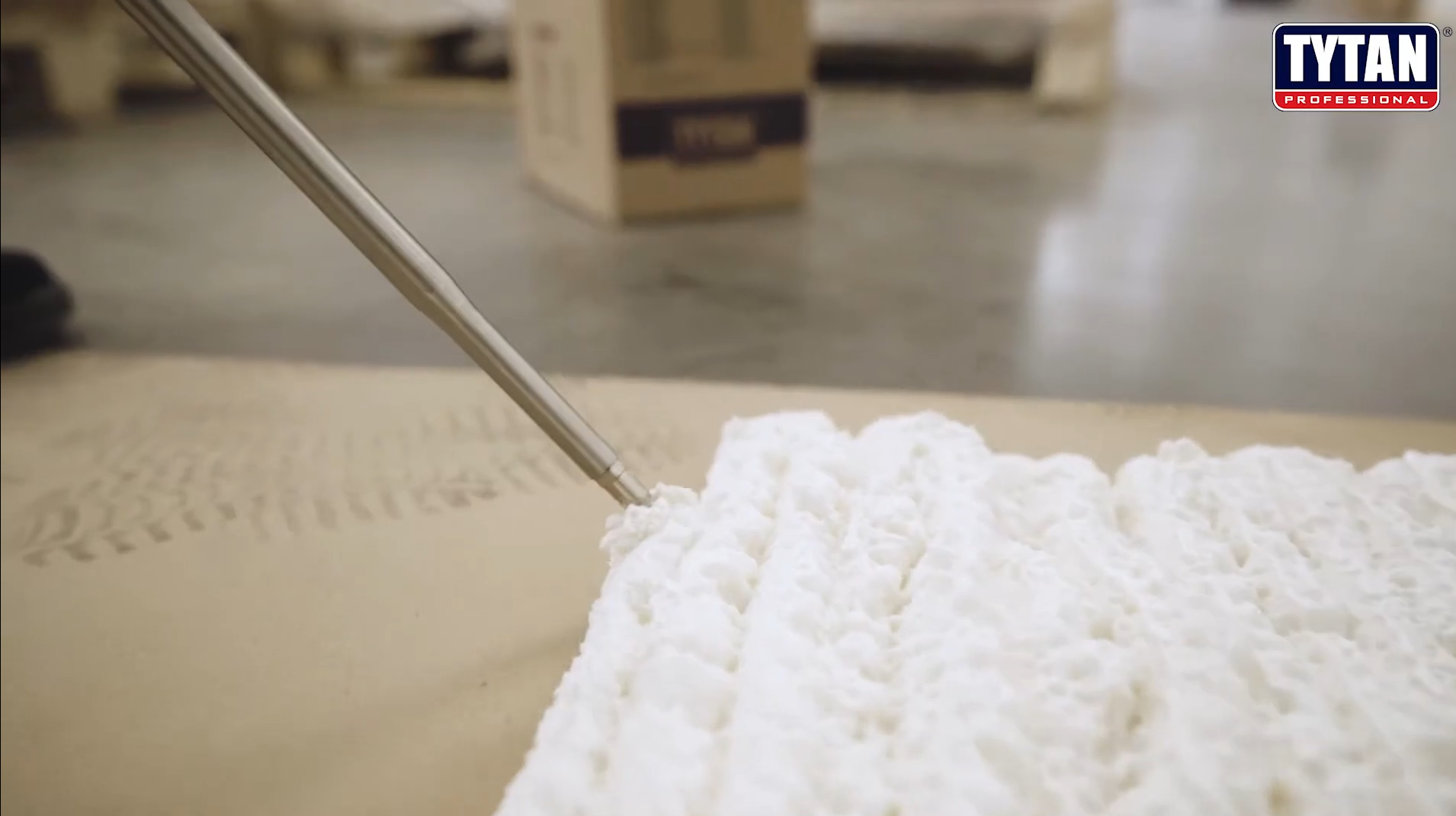 TYTAN ULTRA FROST 70 montážní PUR pěna pistolová zimní 870 ml - použití