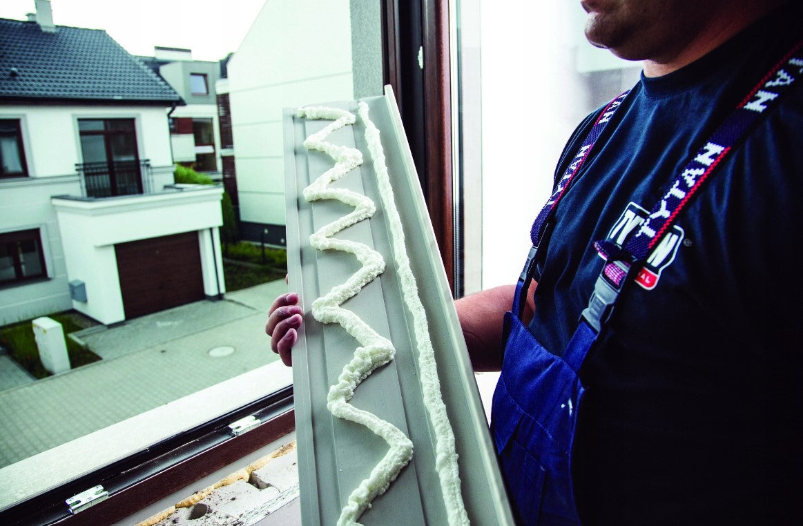 TYTAN 60 SEKUND montážní PUR pěnové lepidlo trubičkové 750 ml