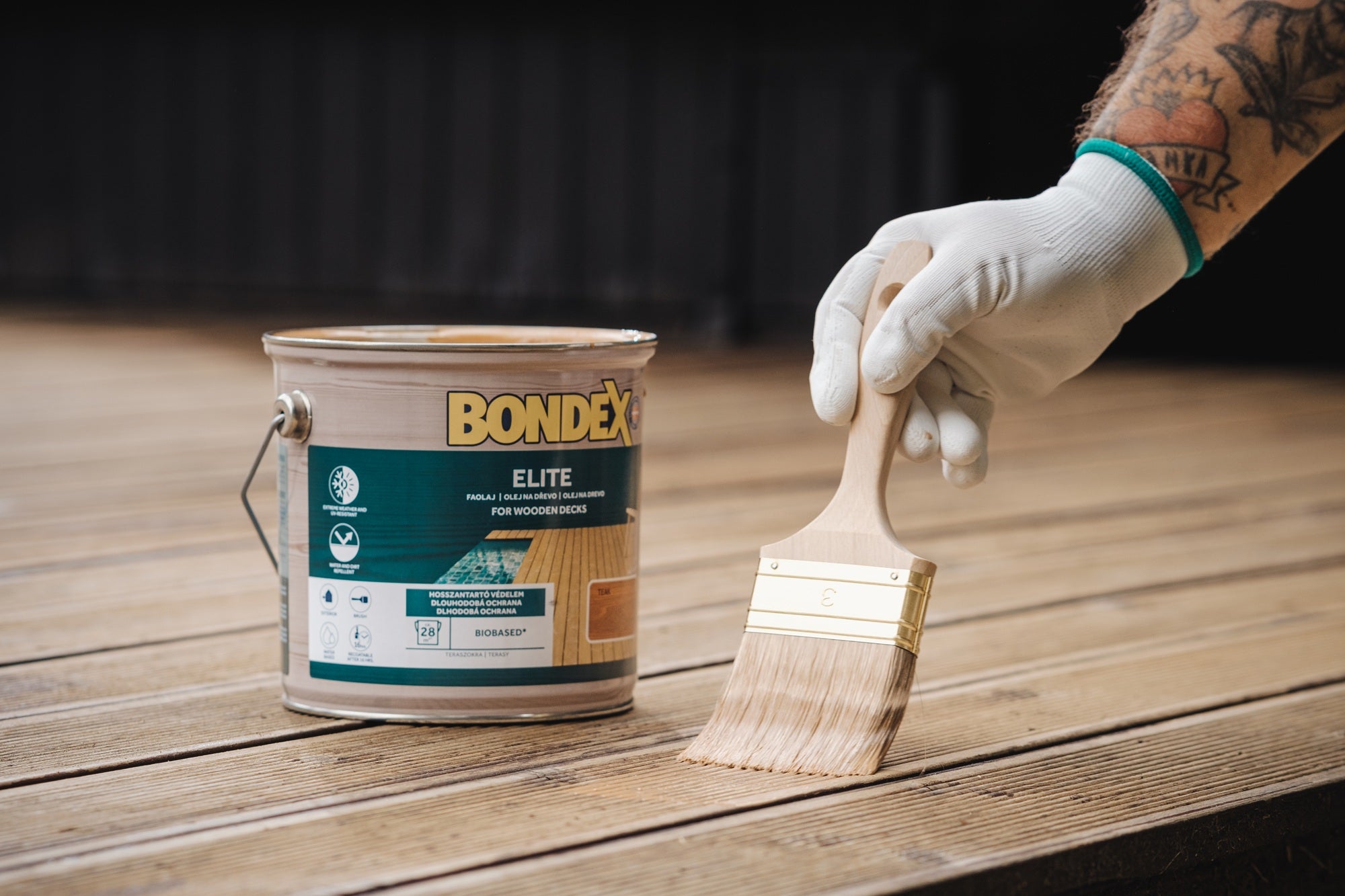 BONDEX ELITE – míchání oleje na terasu