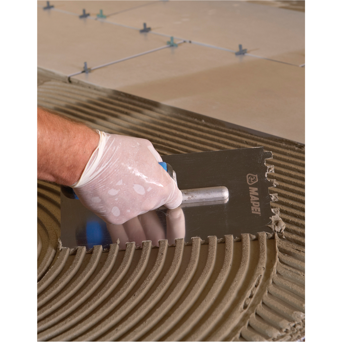 MAPEI Adesilex P7 mrazuvzdorné cementové lepidlo pro dlažbu a obklady 25 kg