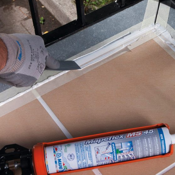 MAPEI Mapeflex MS 45 těsnící tmel a lepidlo aplikace