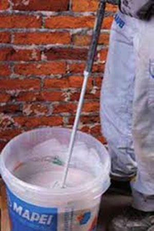MAPEI Mape-Antique Rinzaffo paropropustná malta pro opravu zdiva aplikace