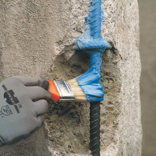 MAPEI Mapefer 1K Zero antikorozní cementová malta pro ochranu betonářské výztuže aplikace