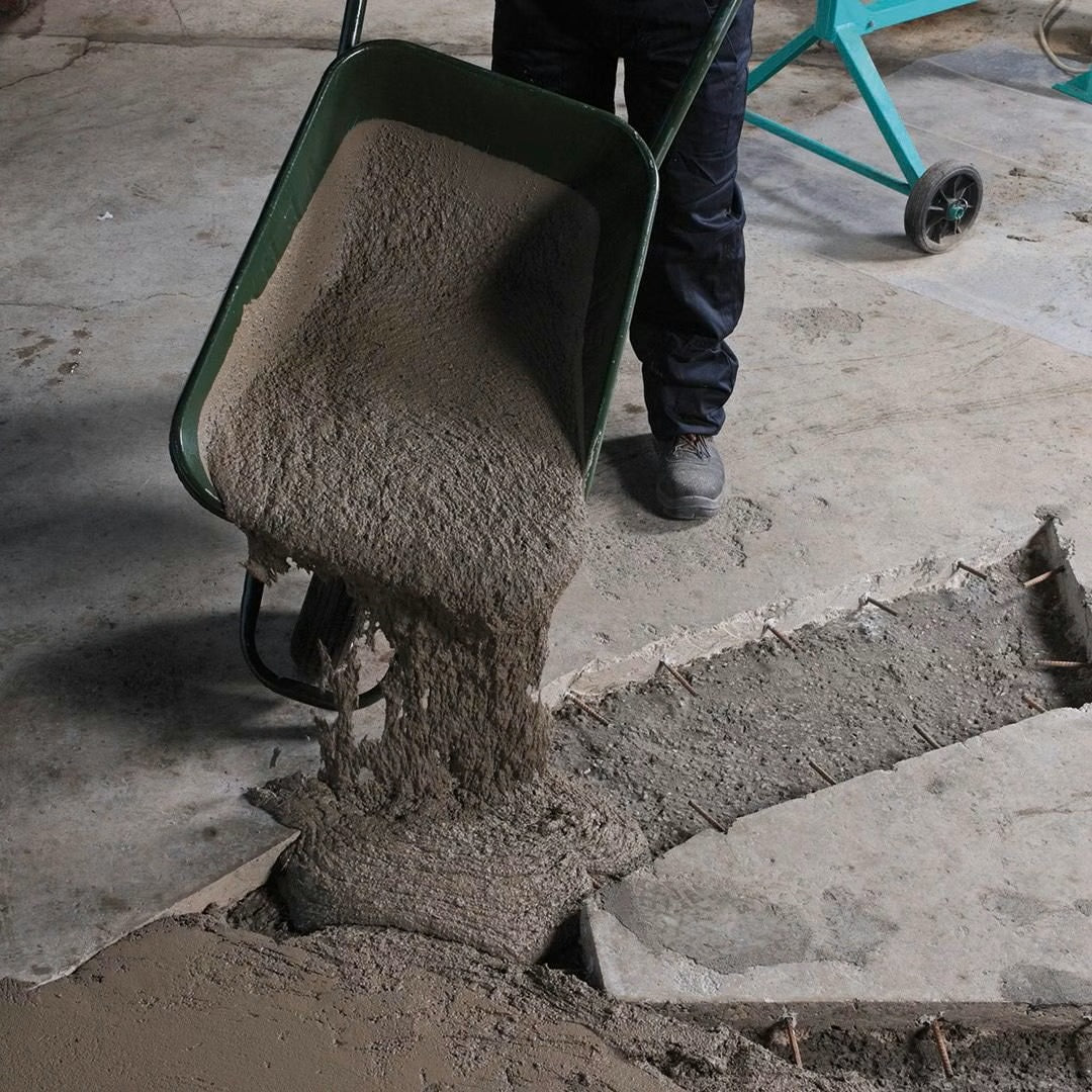 MAPEI Mapegrout SV rychletvrdnoucí cementová malta pro opravy betonu