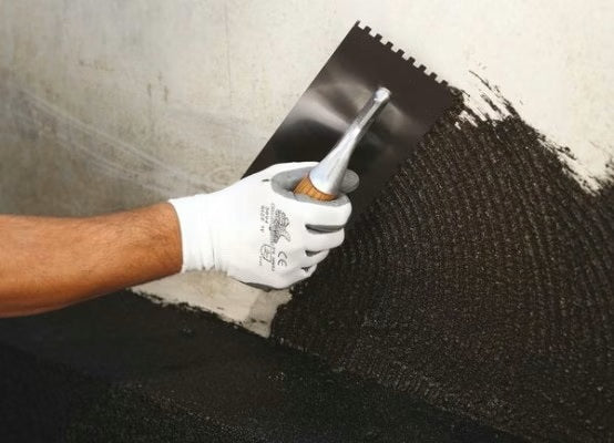MAPEI Plastimul 1K Classic jednosložková bitumenová izolační emulze na základy aplikace