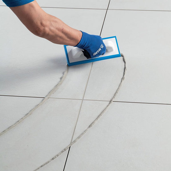 MAPEI Ultracolor Plus rychletvrdnoucí spárovací hmota aplikace