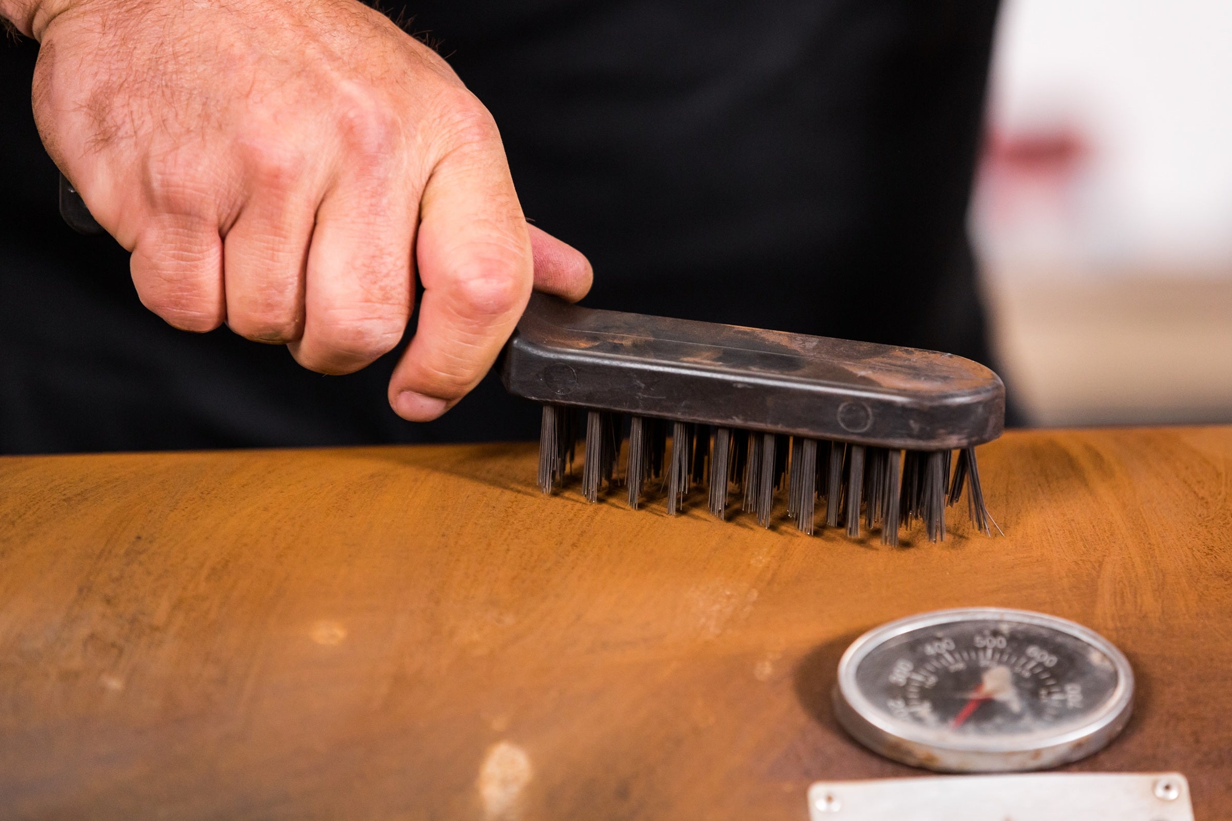 PRIMALEX Syntetická žáruvzdorná kovářská barva na kov_aplikace2