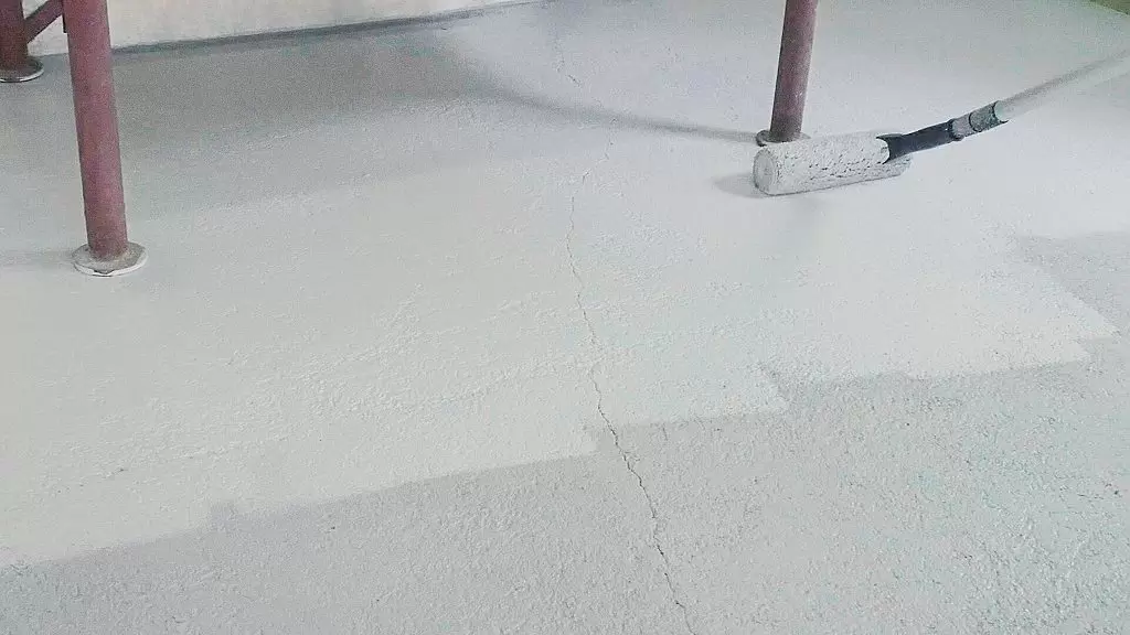 PRIMALEX ULTRA BETON barva na betonové podlahy_vrstva-valecek