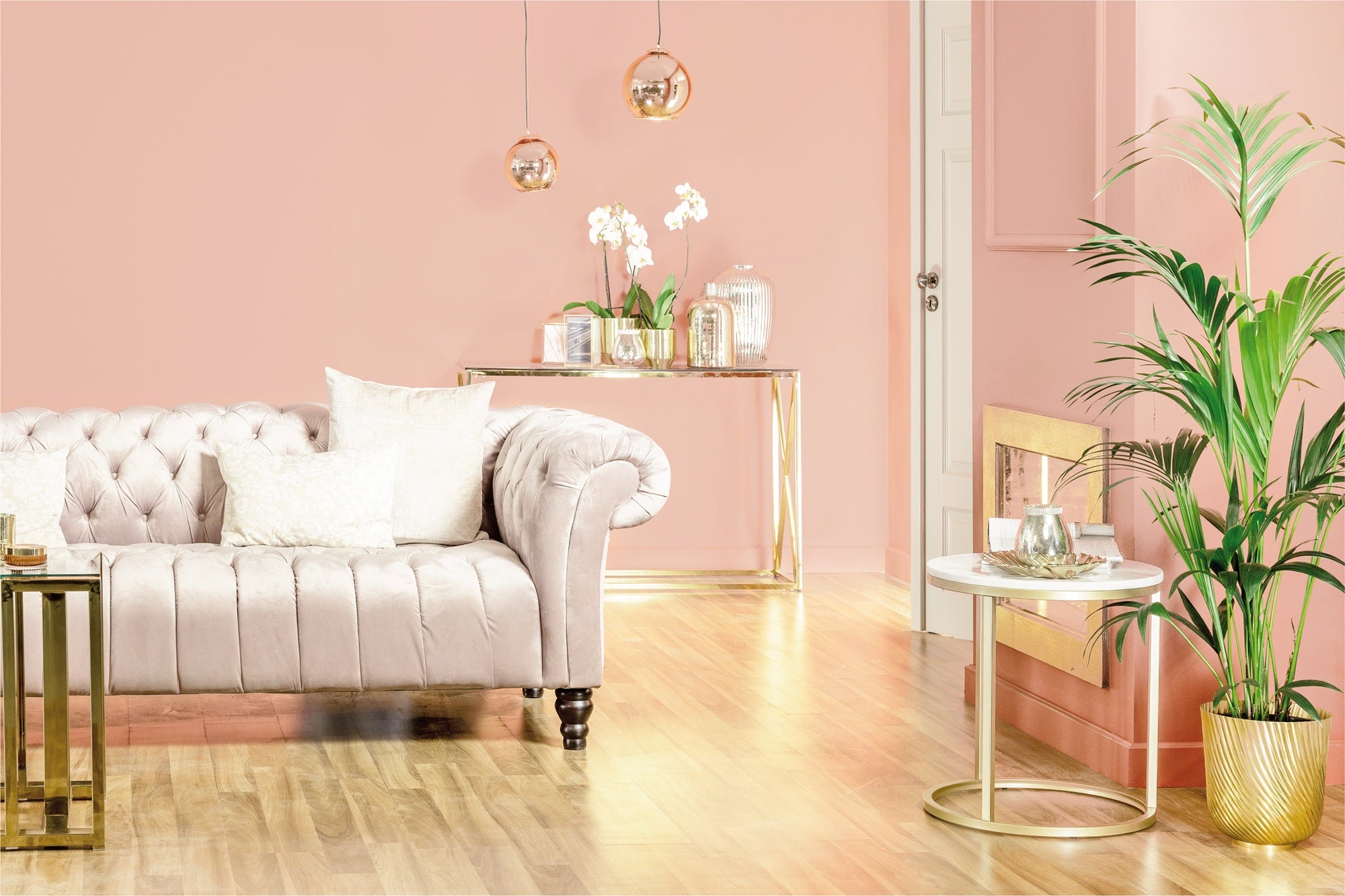 PRIMALEX ceramic – inspirace barvou zdi: růžový obývací pokoj v elegantním stylu