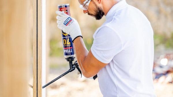 TYTAN ULTRA FAST 70 pistolová montážní PUR pěna na okna a dveře 870 ml - použití